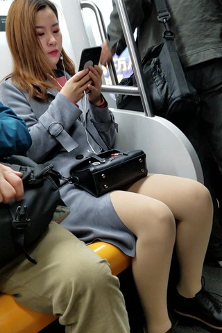 肉丝袜美眉